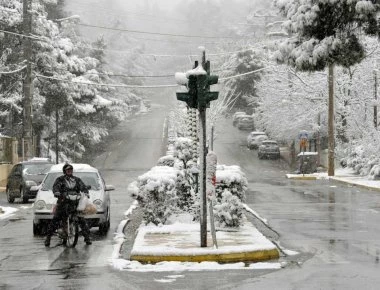 O «Τηλέμαχος» έφερε χιόνια μέχρι το κέντρο της Αθήνας - Δείτε φωτογραφίες και βίντεο από κάθε σημείο της πρωτεύουσας